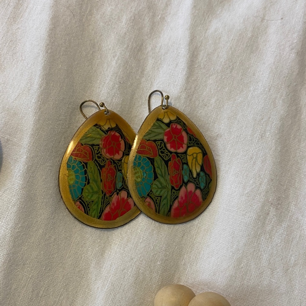 Earring Set - Picture 9 of 16